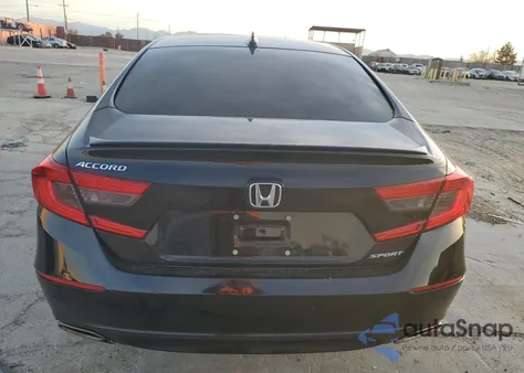 2018 Honda Accord Sport z USA, uszkodzony, nr VIN 1HGCV1F39JA191808